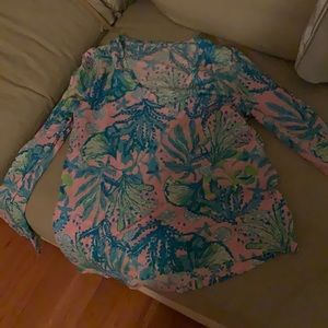 Size large long sleeve Etta